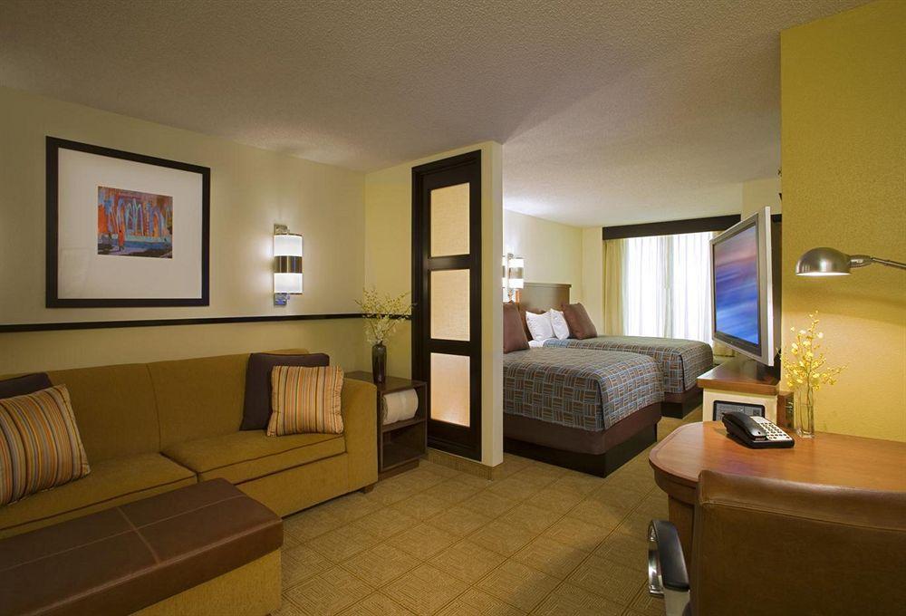 Hyatt Place At The Forum Hotel 3*